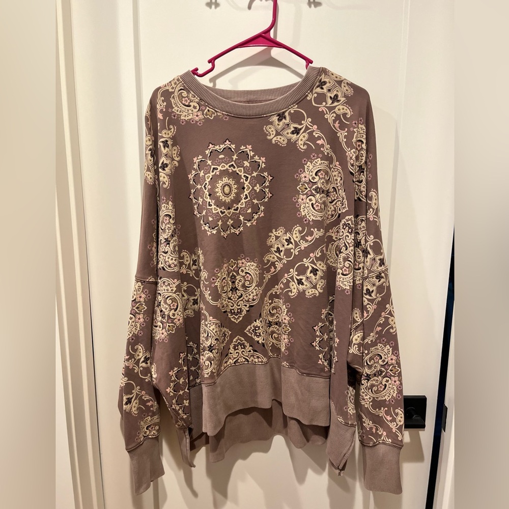 American Eagle Outfitters Brown and Cream Sweatshirt